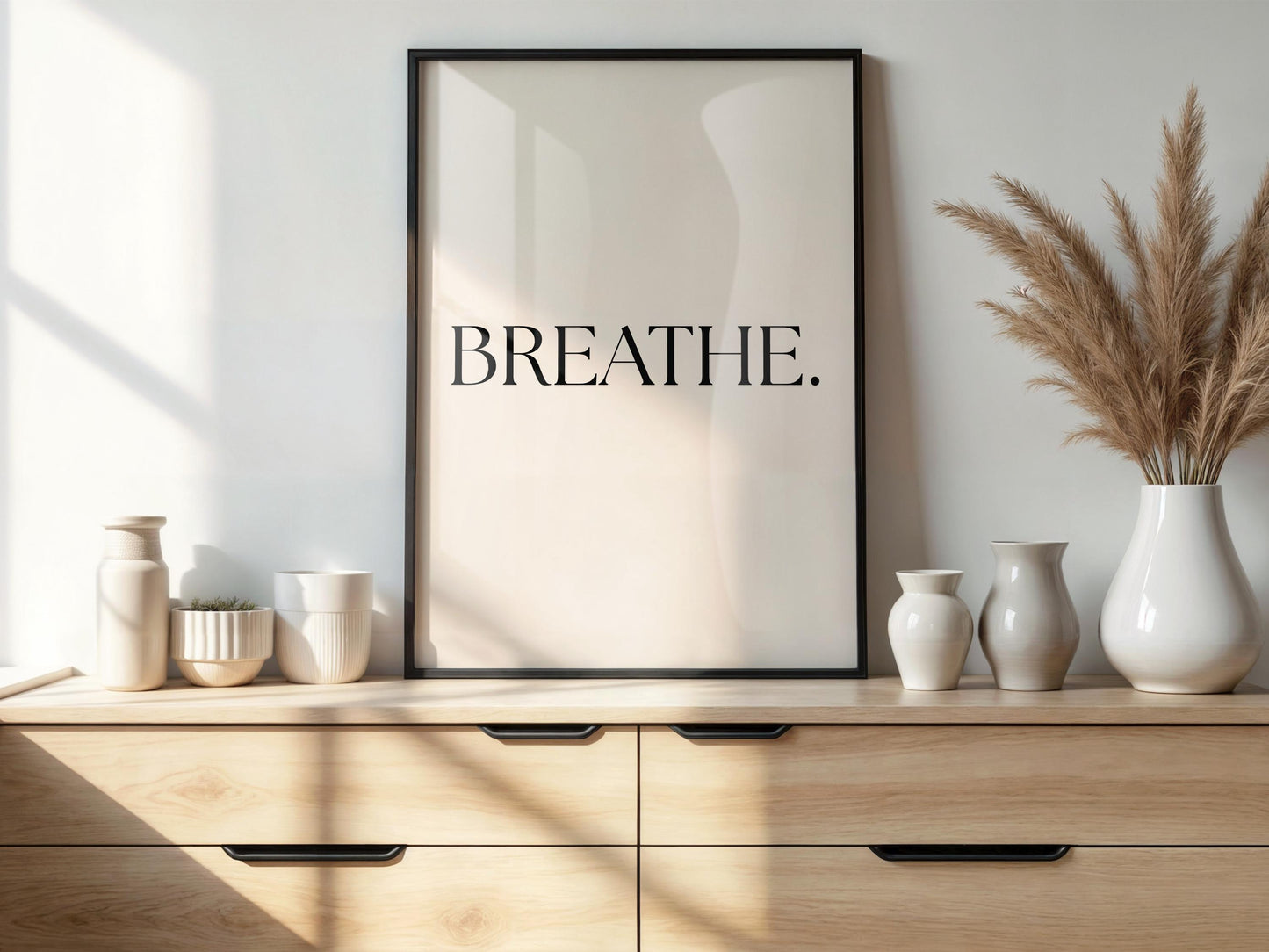 Affiche Typographique "BREATHE." – Poster Minimaliste à Imprimer – Art Mural Inspirant Noir et Beige pour Déco Moderne, Bureau ou Yoga Room